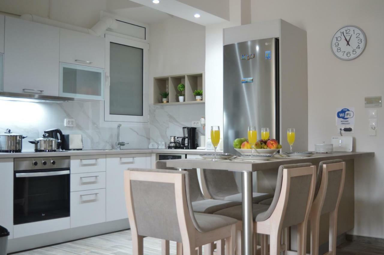 Botonis Bright Spacious Apartment Chania  ภายนอก รูปภาพ
